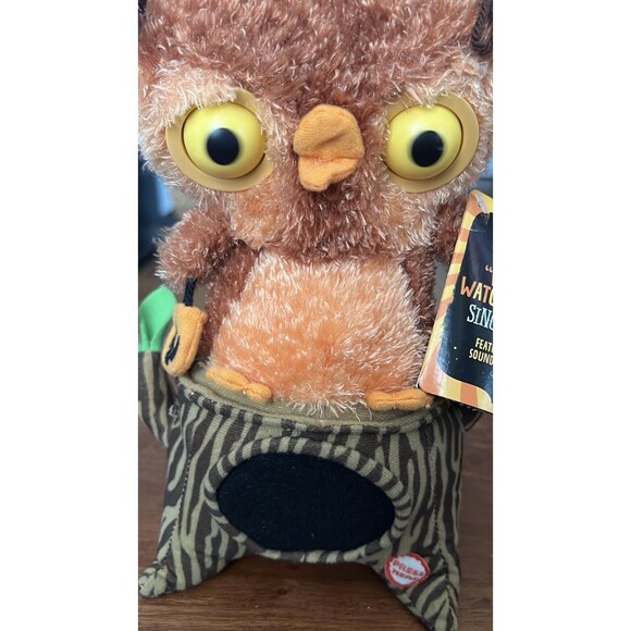 Hallmark Who’s Watching Me Singing Owl Light Sound Moving Motion Decor 2013 New - Picture 5 of 10